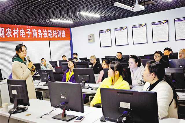 秀山縣電子商務產(chǎn)業(yè)發(fā)展領導小組辦公室 建起武陵生活館，農(nóng)特產(chǎn)品銷售不再難